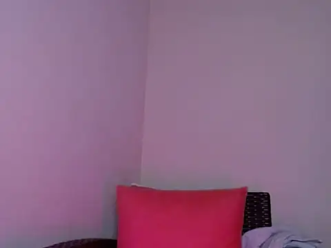 Snapshot of Sophie_Raegan chatting on January 1, 8:35 am Sophie Raegan online show from January 1, 8:35 am