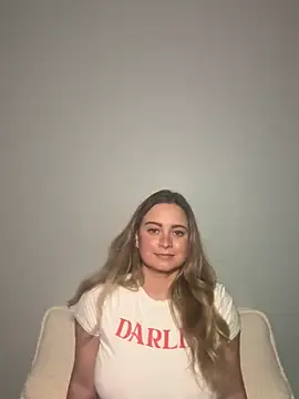 Snapshot of Sophie_Raegan chatting on September 11, 4:34 am Sophie Raegan online show from September 11, 4:34 am