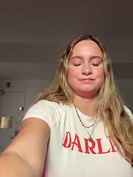 Snapshot of Sophie_Raegan chatting on March 17, 3:37 pm Sophie Raegan online show from March 17, 3:37 pm