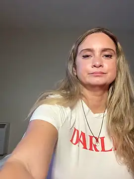 Snapshot of Sophie_Raegan chatting on April 16, 2:18 pm Sophie Raegan online show from April 16, 2:18 pm