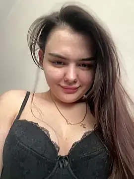 Snapshot of NikaMur chatting on February 18, 3:31 am NikaMur online show from February 18, 3:31 am