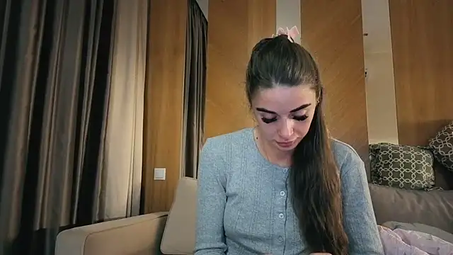 your bunnygirl online show from October 3, 7:44 pm