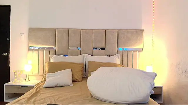 Snapshot of KimGeorgia_ chatting on November 28, 12:13 am KimGeorgia online show from November 28, 12:13 am