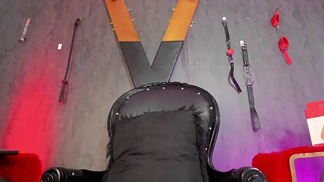 CharlotteScotte online show from March 13, 11:30 am