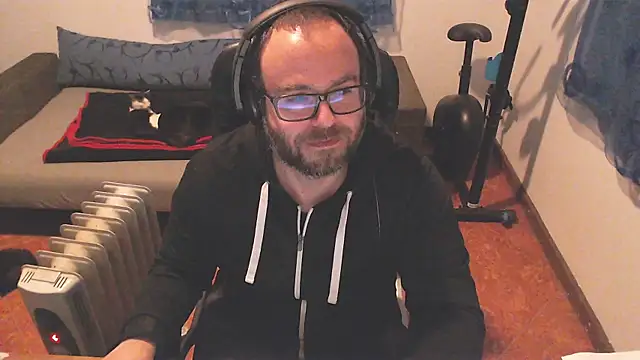 Snapshot of ravingr4d4 chatting on February 15, 10:42 pm ravingr4d4 online show from February 15, 10:42 pm