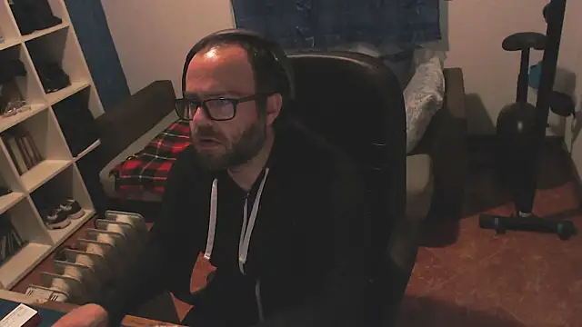 Snapshot of ravingr4d4 chatting on February 16, 8:33 pm ravingr4d4 online show from February 16, 8:33 pm