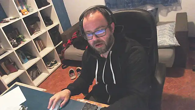 Snapshot of ravingr4d4 chatting on February 16, 11:37 pm ravingr4d4 online show from February 16, 11:37 pm