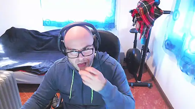 Snapshot of ravingr4d4 chatting on February 19, 3:27 pm ravingr4d4 online show from February 19, 3:27 pm