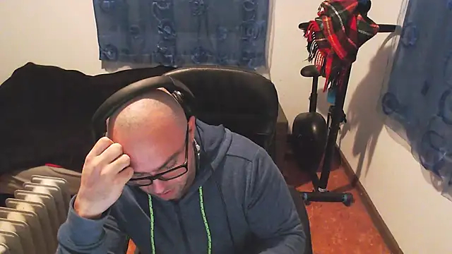 Snapshot of ravingr4d4 chatting on February 19, 9:25 pm ravingr4d4 online show from February 19, 9:25 pm