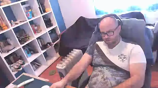 Snapshot of ravingr4d4 chatting on February 26, 12:14 pm ravingr4d4 online show from February 26, 12:14 pm