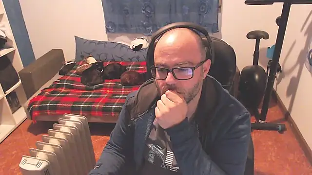 Snapshot of ravingr4d4 chatting on March 1, 10:53 pm ravingr4d4 online show from March 1, 10:53 pm