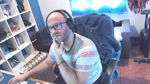 Snapshot of ravingr4d4 chatting on March 5, 12:11 pm ravingr4d4 online show from March 5, 12:11 pm