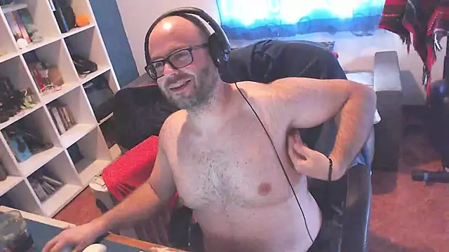 Snapshot of ravingr4d4 chatting on March 6, 3:24 pm ravingr4d4 online show from March 6, 3:24 pm