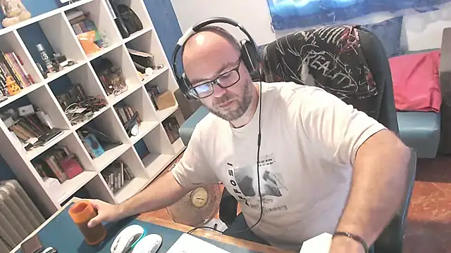 Snapshot of ravingr4d4 chatting on September 17, 1:35 pm ravingr4d4 online show from September 17, 1:35 pm
