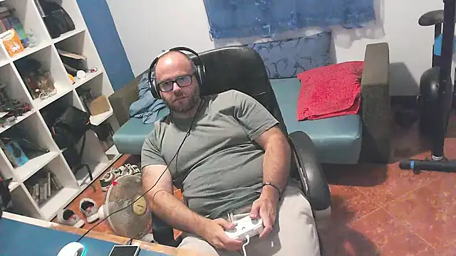 Snapshot of ravingr4d4 chatting on September 18, 8:33 pm ravingr4d4 online show from September 18, 8:33 pm