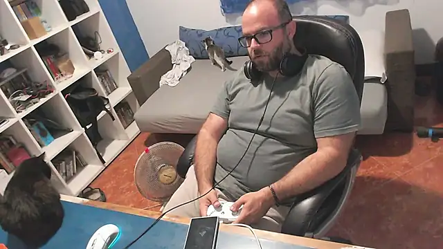 Snapshot of ravingr4d4 chatting on October 1, 8:48 pm ravingr4d4 online show from October 1, 8:48 pm