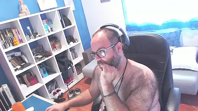 Snapshot of ravingr4d4 chatting on October 7, 9:39 am ravingr4d4 online show from October 7, 9:39 am