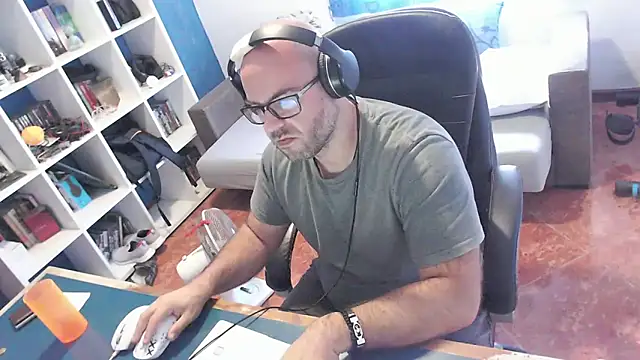 Snapshot of ravingr4d4 chatting on October 14, 10:27 am ravingr4d4 online show from October 14, 10:27 am