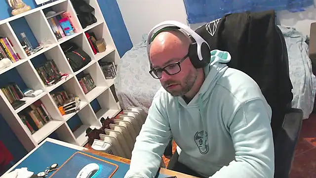 ravingr4d4 online show from March 2, 11:22 pm