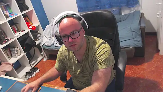 ravingr4d4 online show from May 20, 10:27 pm