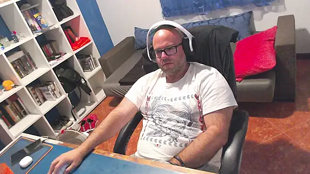 ravingr4d4 online show from June 18, 10:58 pm