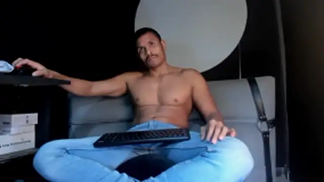 Abra ham13 online show from November 13, 11:47 pm