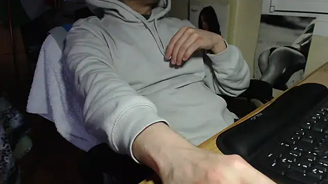 Red75xxx online show from March 1, 4:53 pm