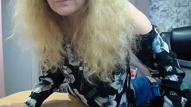 Helen1974 online show from October 18, 11:33 am