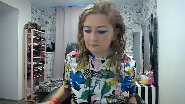 Snapshot of Helen1974 chatting on July 31, 2:38 pm Helen1974 online show from July 31, 2:38 pm