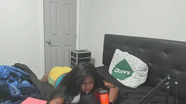 Snapshot of demi_xoxo chatting on February 3, 1:15 am demi xoxo online show from February 3, 1:15 am