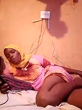 cute naimah online show from November 6, 9:15 pm