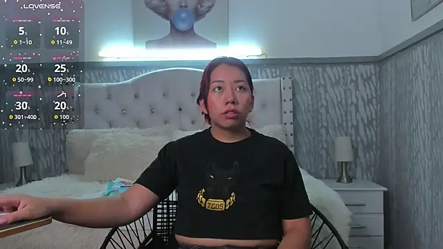 sexylaurita online show from April 15, 11:17 am