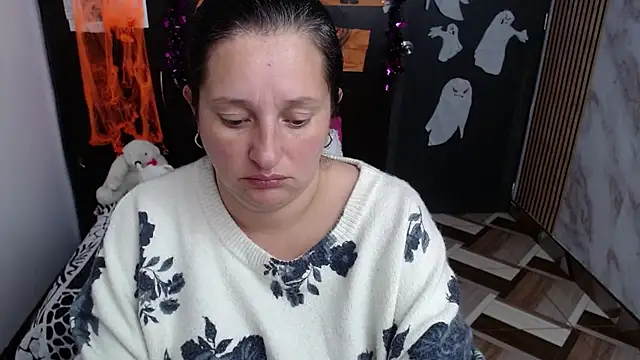 Snapshot of CristialJones_ chatting on October 29, 12:51 pm CristialJones online show from October 29, 12:51 pm