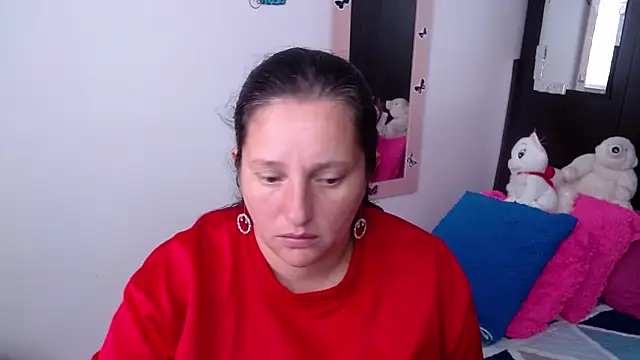 Snapshot of CristialJones_ chatting on November 6, 2:40 pm CristialJones online show from November 6, 2:40 pm