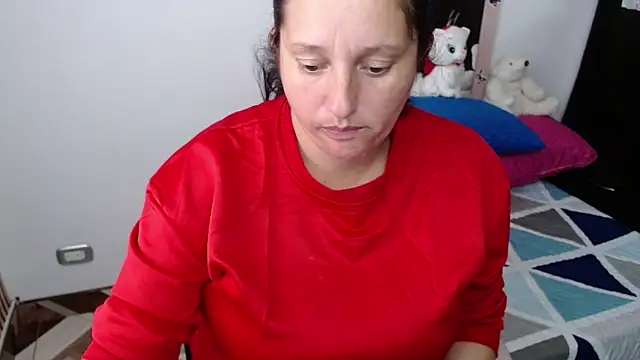 Snapshot of CristialJones_ chatting on November 15, 4:14 pm CristialJones online show from November 15, 4:14 pm