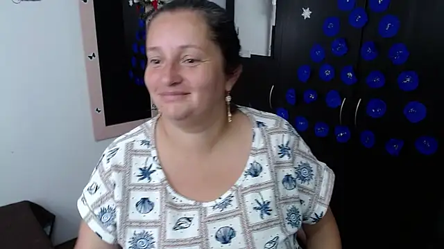 Snapshot of CristialJones_ chatting on December 18, 2:45 pm CristialJones online show from December 18, 2:45 pm