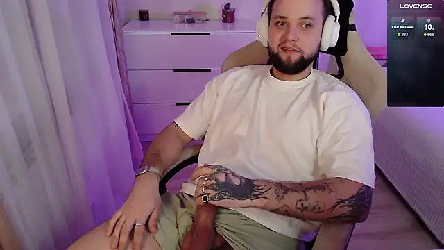 ChillyXO online show from February 14, 2:41 am