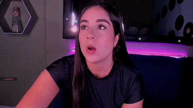 Snapshot of Sussy_Bell01 chatting on January 30, 8:21 pm Sussy Bell01 online show from January 30, 8:21 pm