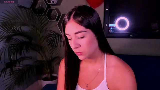 Snapshot of Sussy_Bell01 chatting on February 18, 7:52 pm Sussy Bell01 online show from February 18, 7:52 pm