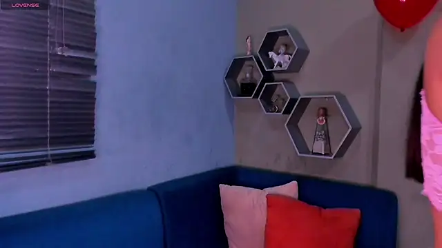 Snapshot of Sussy_Bell01 chatting on February 19, 2:01 pm Sussy Bell01 online show from February 19, 2:01 pm