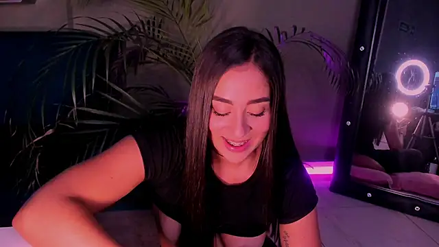 Snapshot of Sussy_Bell01 chatting on February 23, 2:07 am Sussy Bell01 online show from February 23, 2:07 am