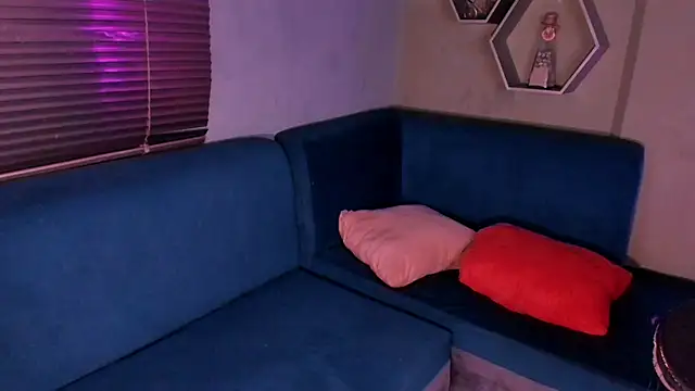 Snapshot of Sussy_Bell01 chatting on February 28, 7:26 am Sussy Bell01 online show from February 28, 7:26 am