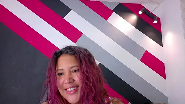 I am yours- online show from November 20, 11:43 am