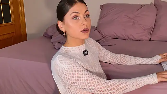 Snapshot of AvaBabyGirl chatting on October 18, 1:01 pm AvaBabyGirl online show from October 18, 1:01 pm