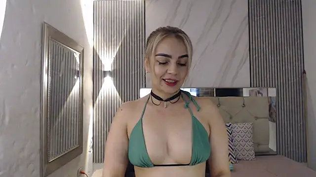 ashley  tylor online show from April 13, 2:39 am