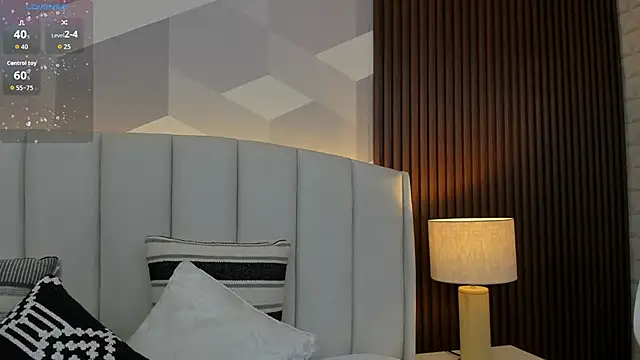 Julietasantos   online show from September 18, 6:21 pm