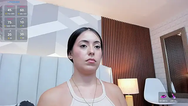 Julietasantos   online show from October 22, 6:18 pm