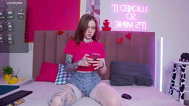 lessysweety online show from March 18, 3:09 am