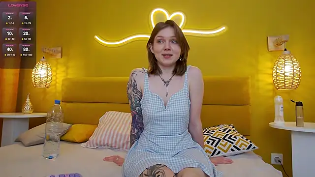 lessysweety online show from October 10, 5:39 am