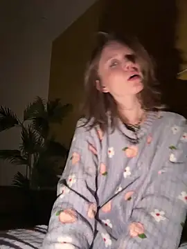 lessysweety online show from January 19, 3:43 am